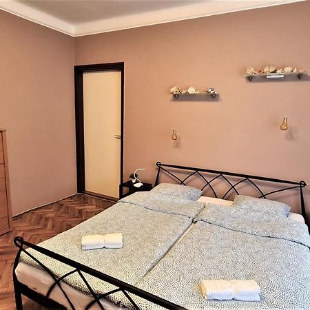 Vitorlas Apartman シャールヴァール エクステリア 写真