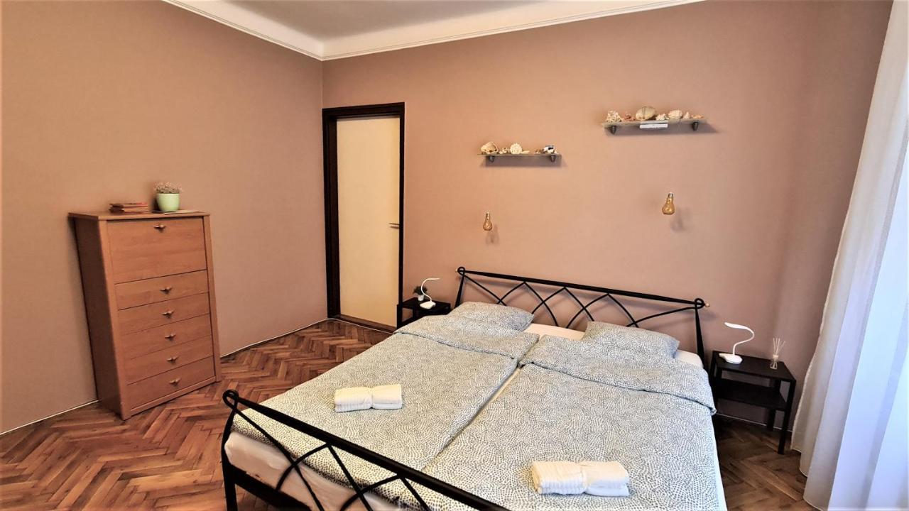 Vitorlas Apartman シャールヴァール エクステリア 写真