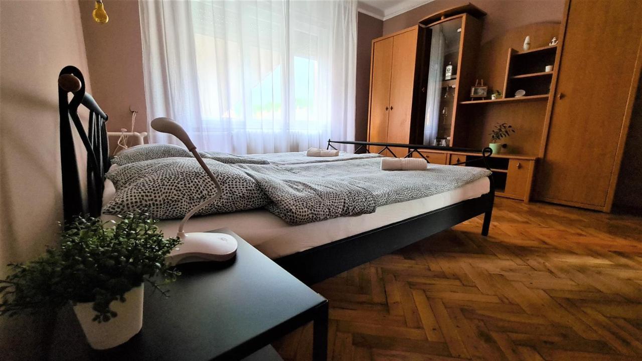 Vitorlas Apartman シャールヴァール エクステリア 写真