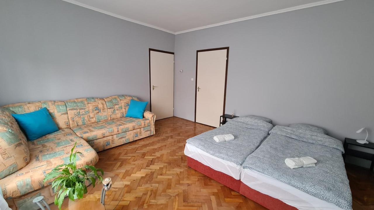 Vitorlas Apartman シャールヴァール エクステリア 写真